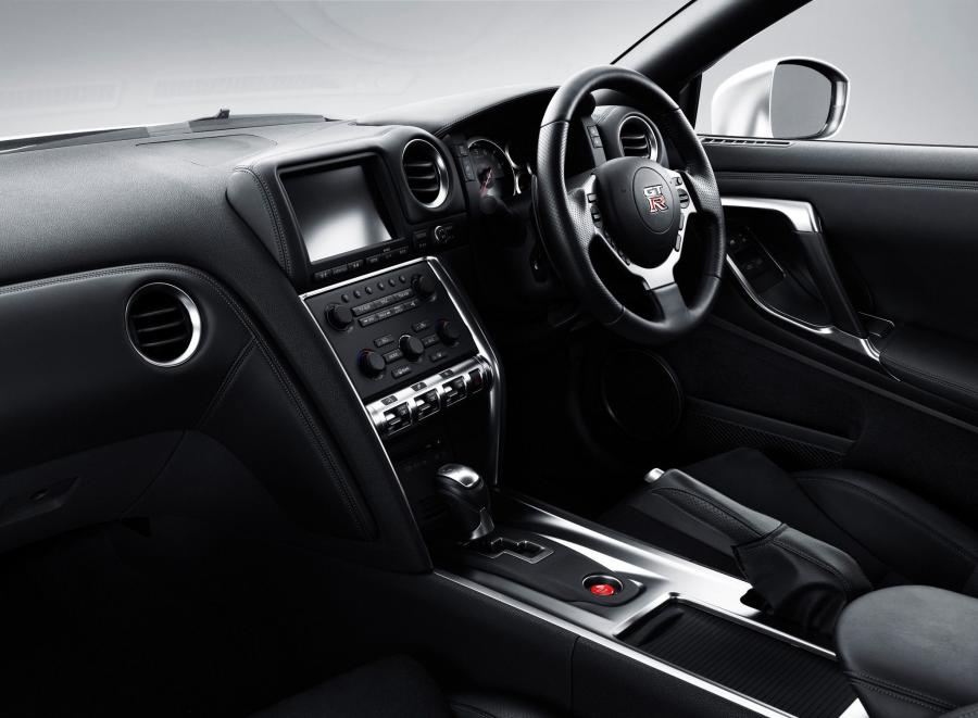  Nissan GT-R 2008 года  (фото 59 из 71)